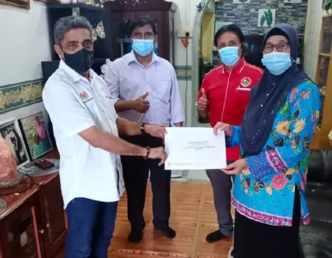 YAKEB Santuni Legenda Bola Sepak Negara