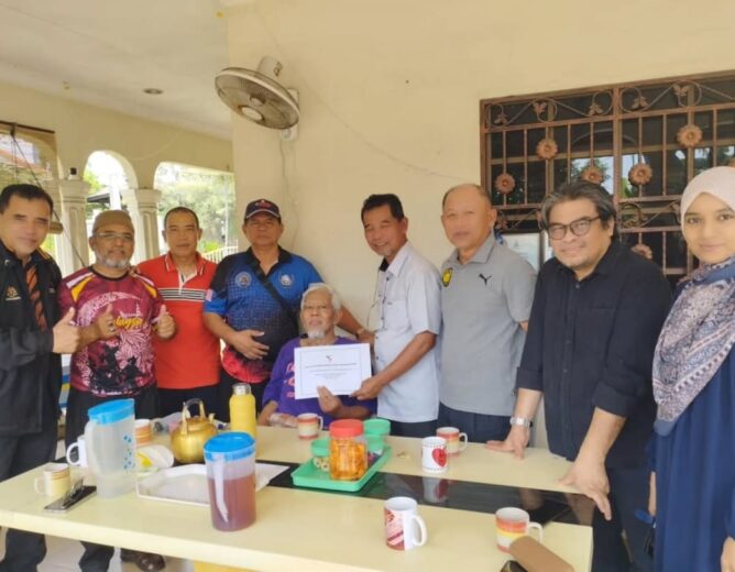 Visit & Treat – Skuad YAKEB Prihatin di Kelana Jaya, Selangor.Skuad YAKEB Prihatin sempat menzi